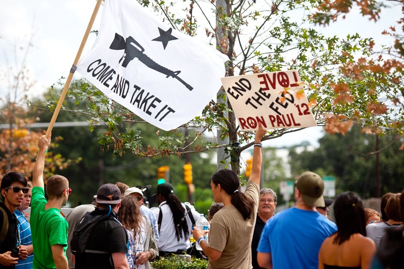 ObamaAustin_angrycrowd