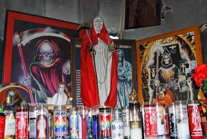 muerte inside