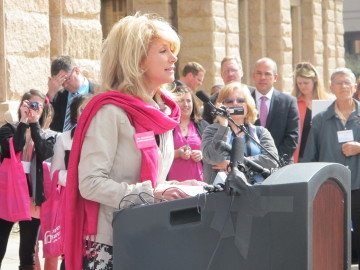 Sen. Wendy Davis (D-Fort Worth) speaks at a Planned Parenthood Rally.