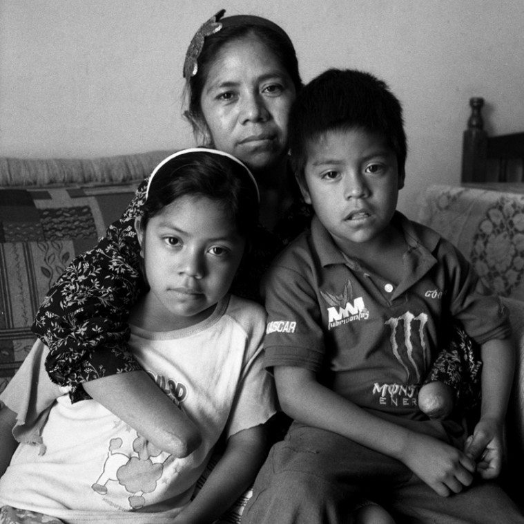 Rosa Moreno with her children.