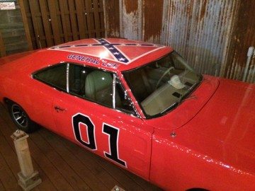 Cruz chose a venue that comes complete with a replica of the Dukes of Hazzard "General Lee" car, Confederate flag and all.