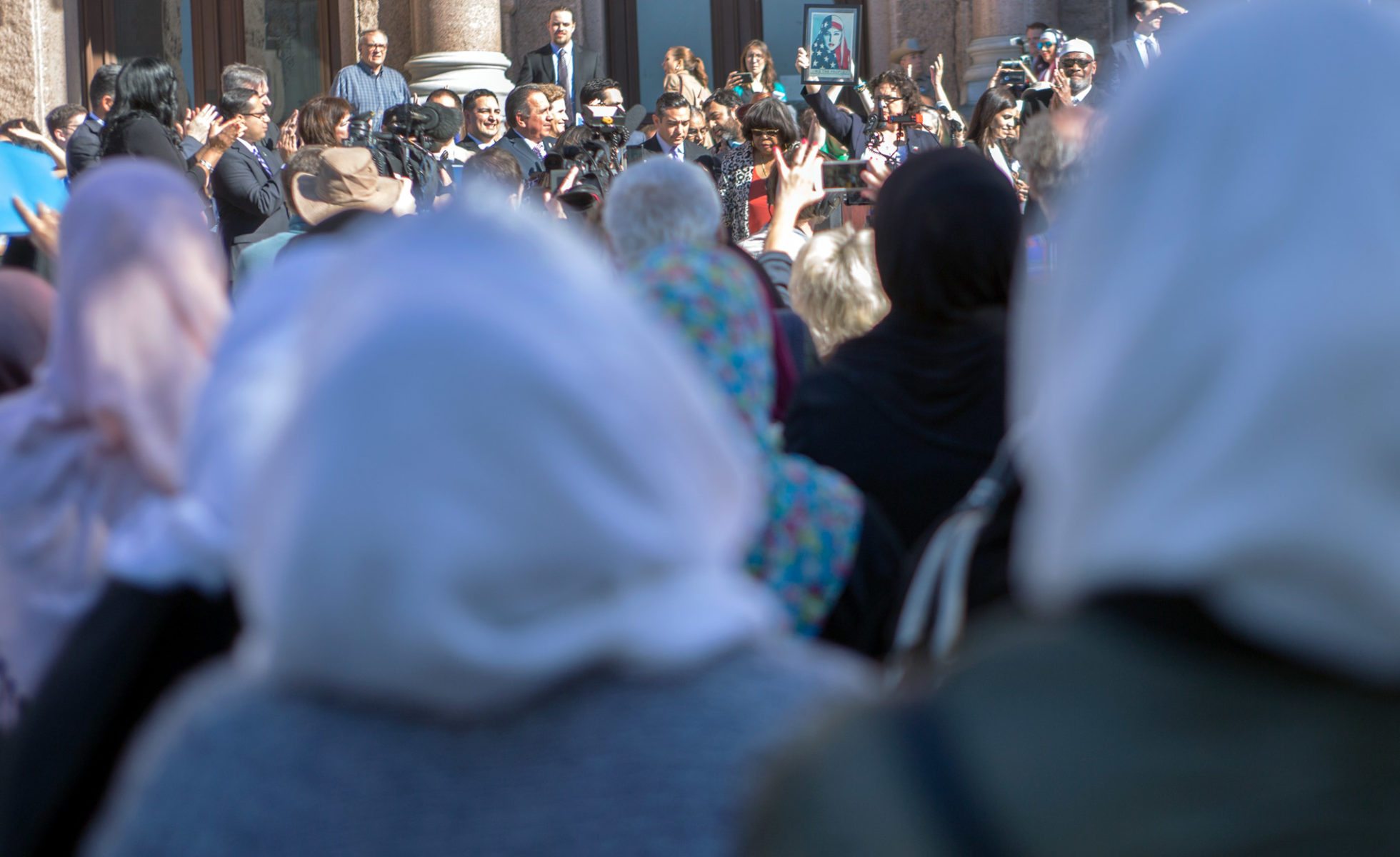 More Than a Thousand Show Up in ‘Beautiful’ Support of Texas Muslim ...
