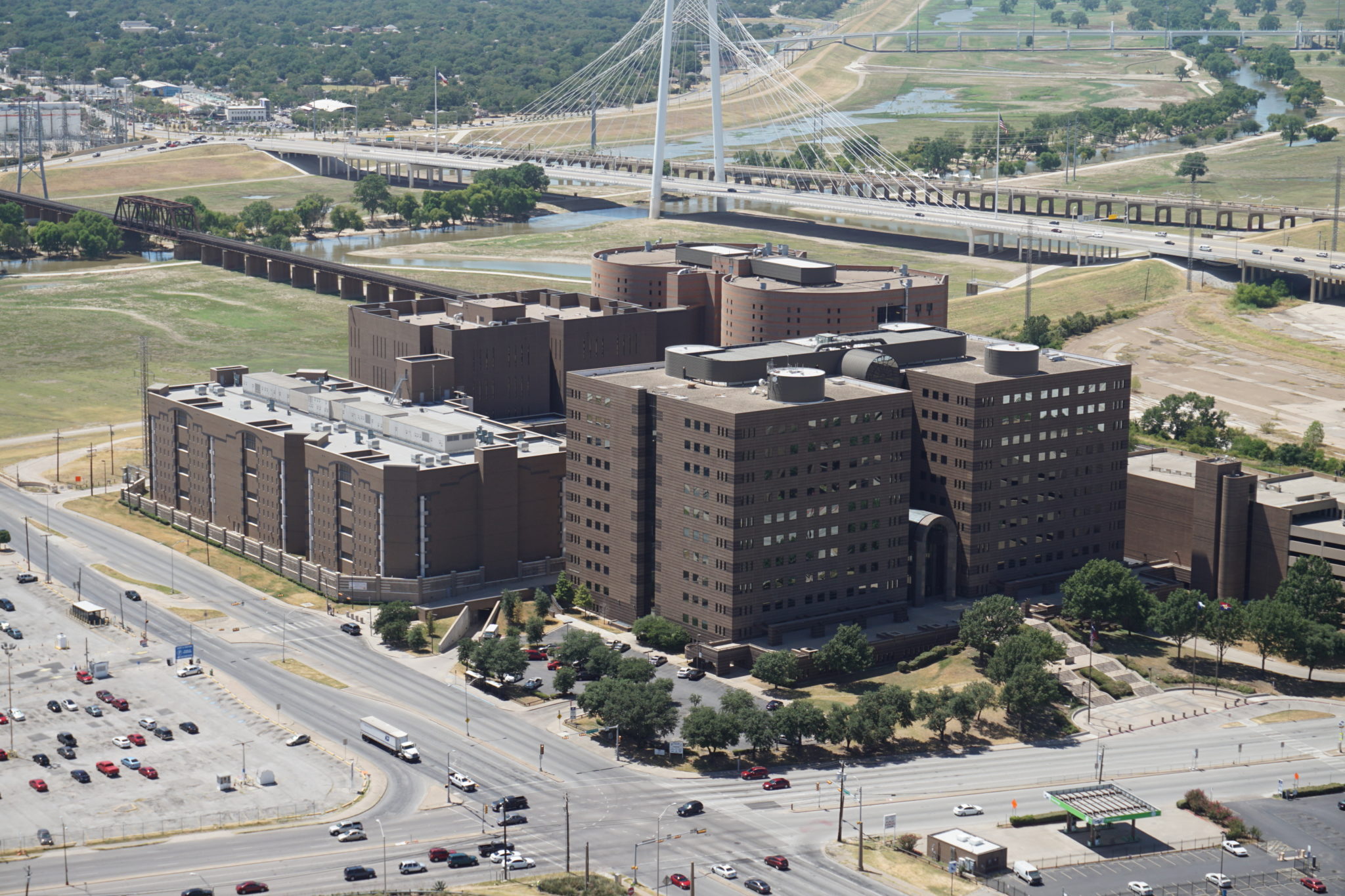 lupe valdez, dallas county, police, trinity river, downtown dallas, commerce street, jail