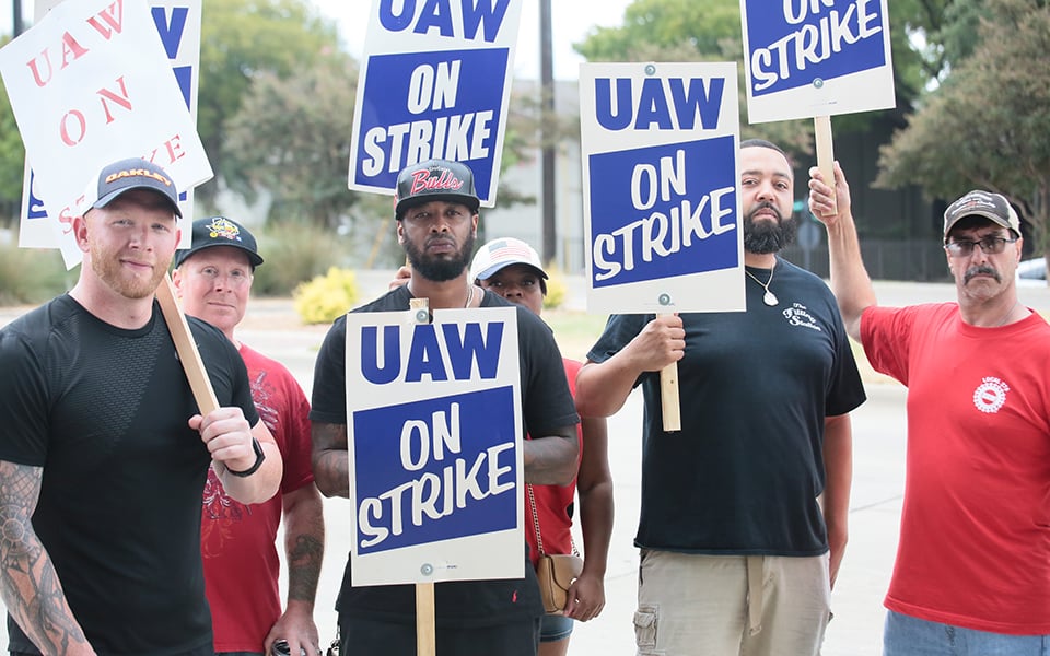 UAW workers strike against GM in Dallas, September 2019