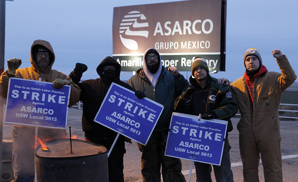 Five striking workers outside the ASARCO copper refinery in Amarillo. From left to right: Thaland Roberts, Pat Montaño, Zack Roberts, Jerry Andrews, Tannen Andrews.