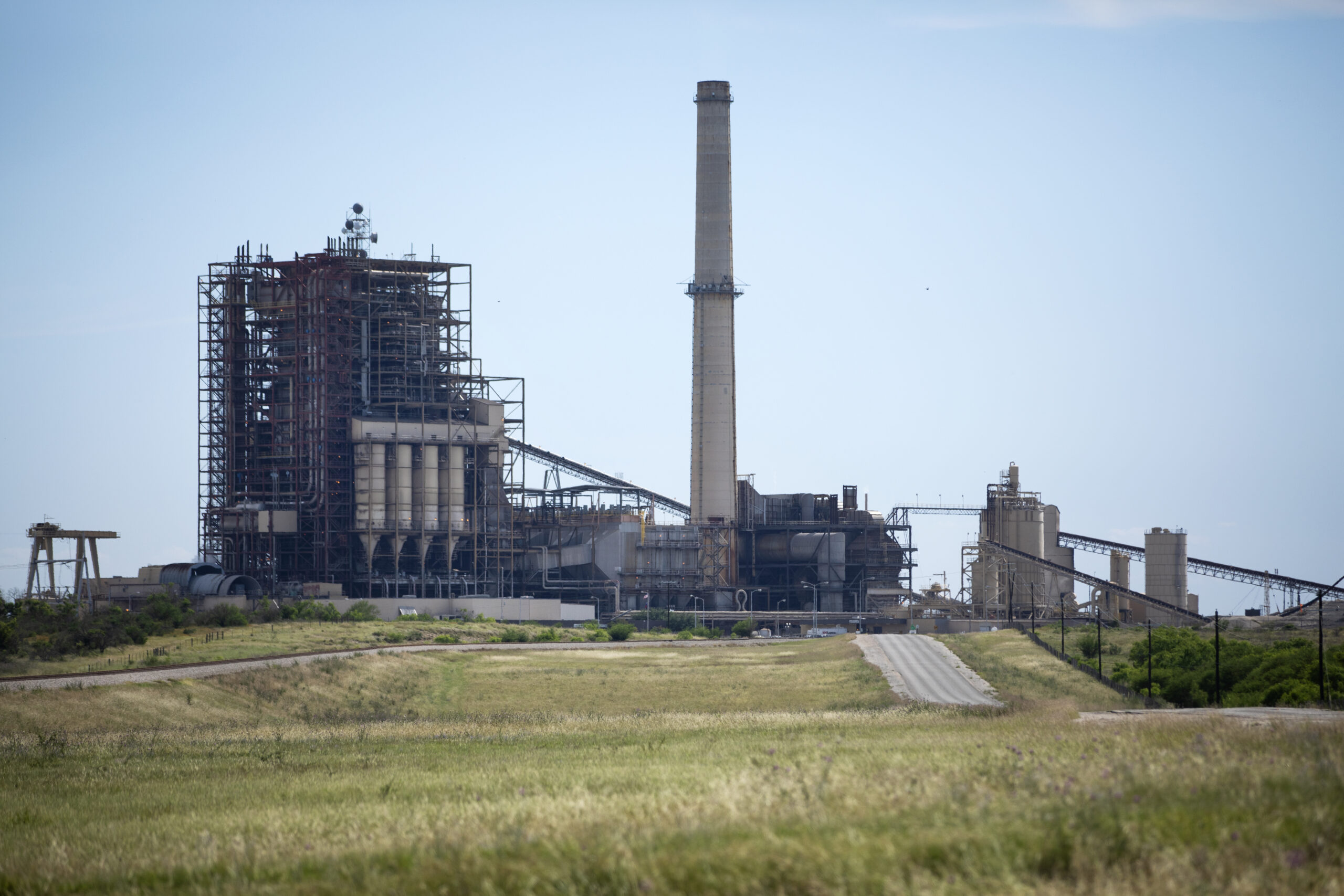 The San Miguel power plant. On Tuesday, the Texas Railroad Commission approved a 12,000-acre expansion of the facility.