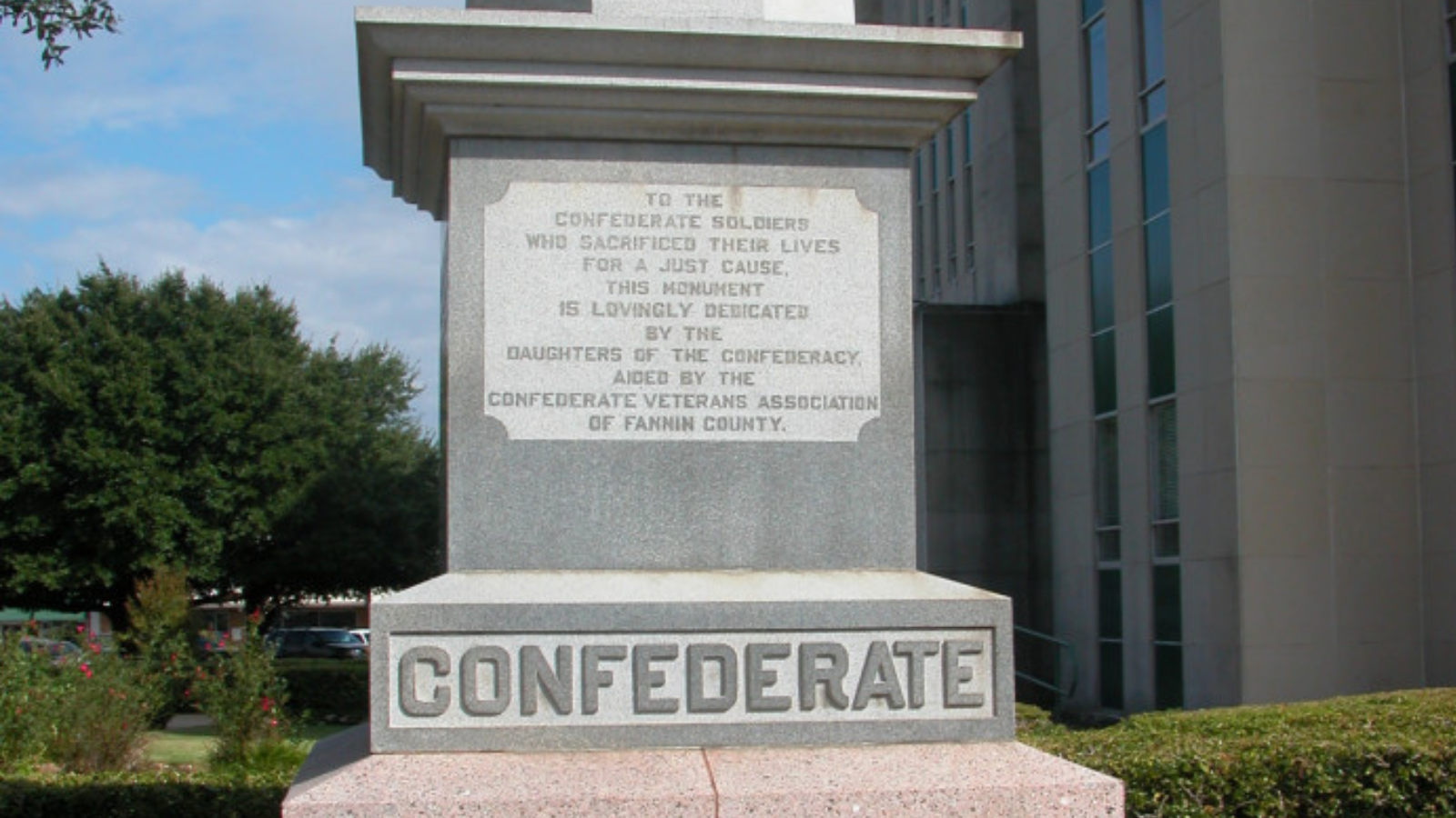 A Daughters of the Confederacy monument found in Bonham, Texas.